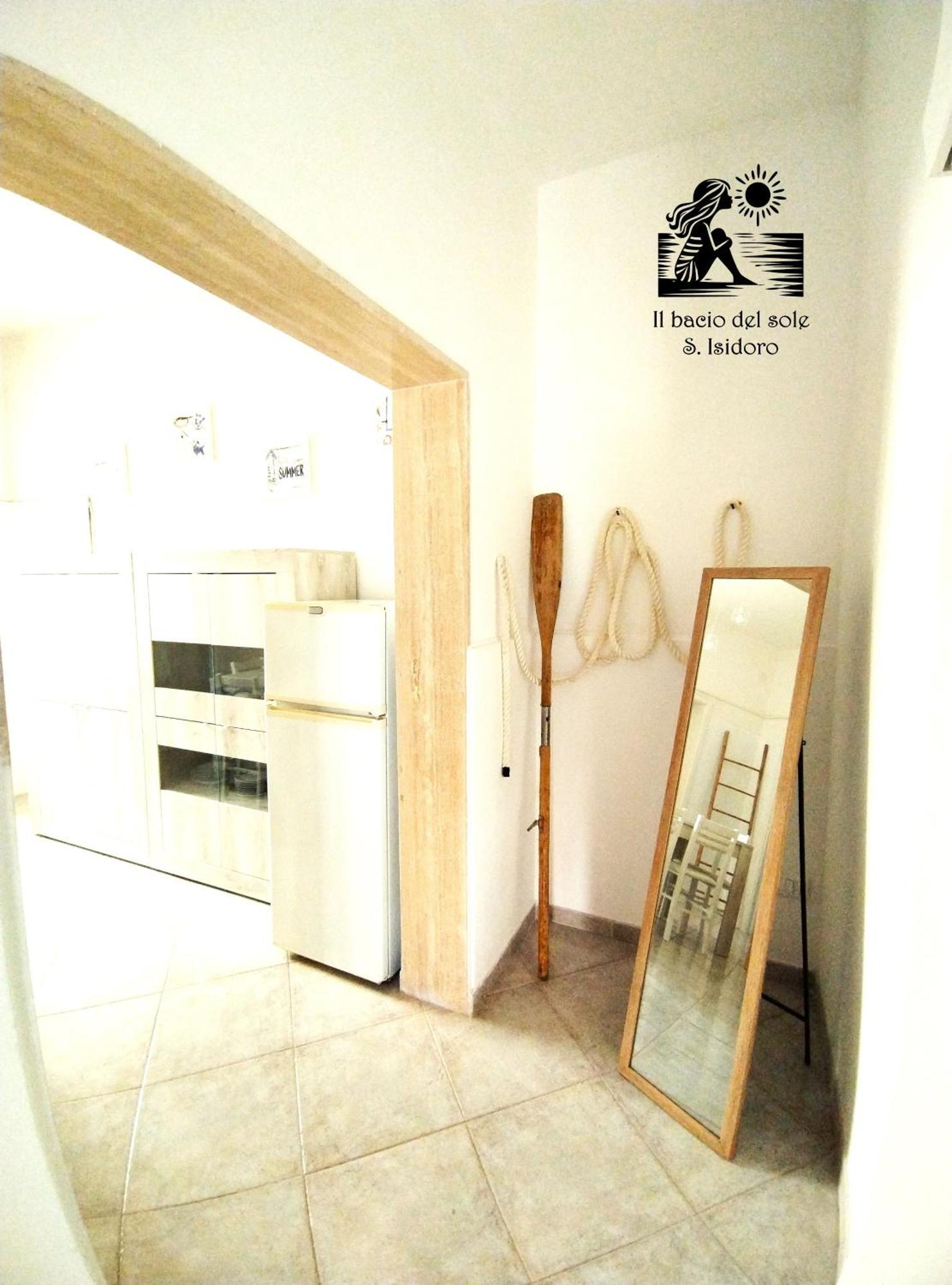 Il Bacio Del Sole - S. Isidoro Apartment *